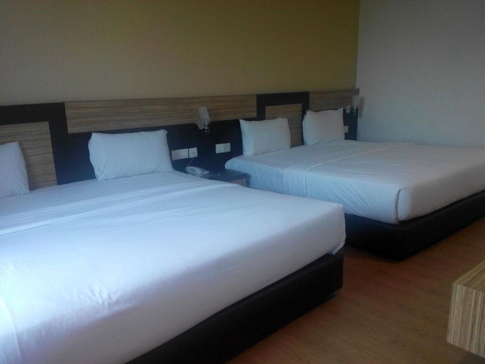 7 Heaven Boutique Hotel Пасир-Гуданг Экстерьер фото
