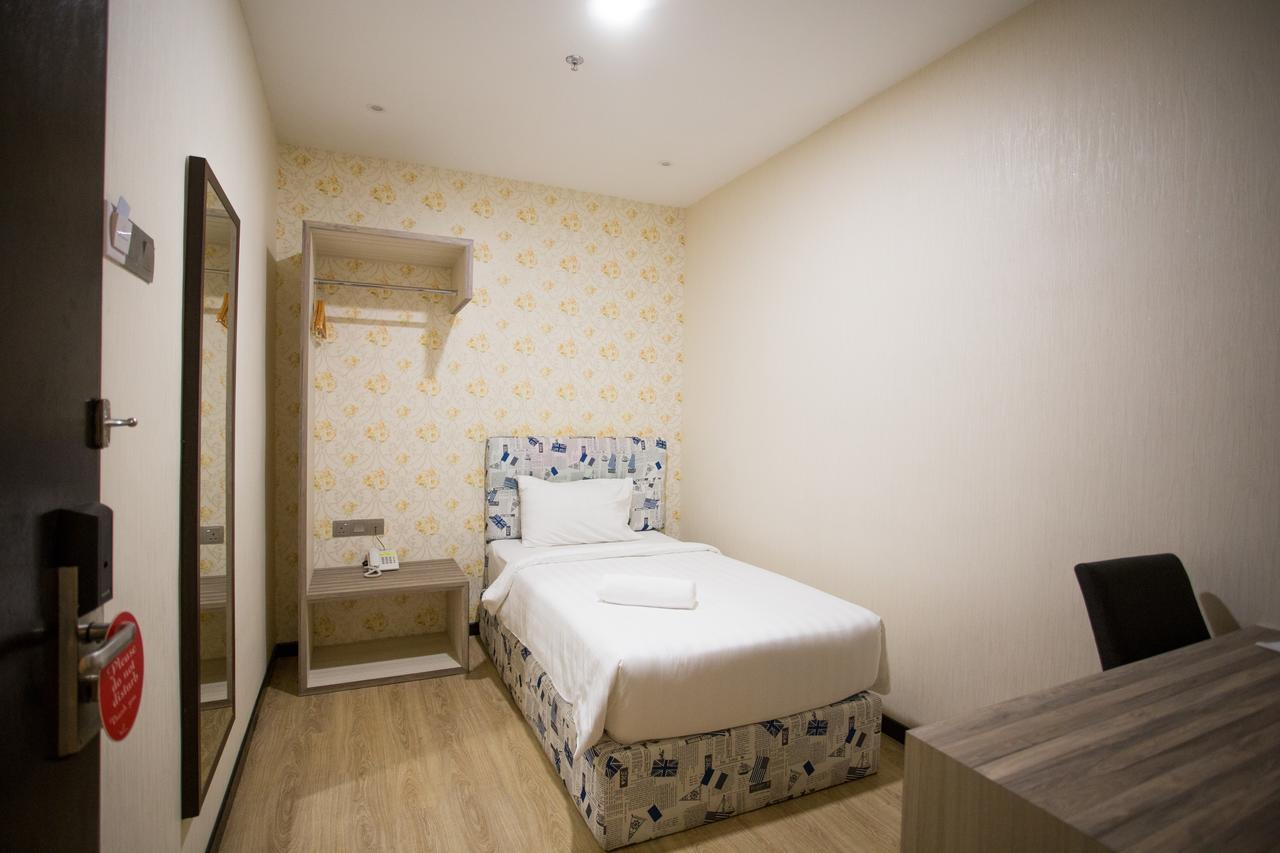 7 Heaven Boutique Hotel Пасир-Гуданг Экстерьер фото